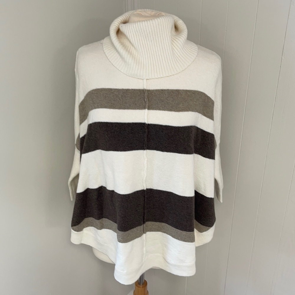 Ann Taylor LOFT Sweater Poncho Free People’esq